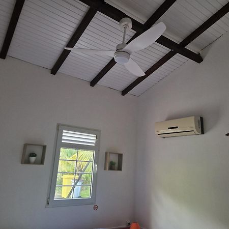 Bungalows Corail, F3 Avec Piscine A Sainte Luce Sainte-Luce Exterior foto