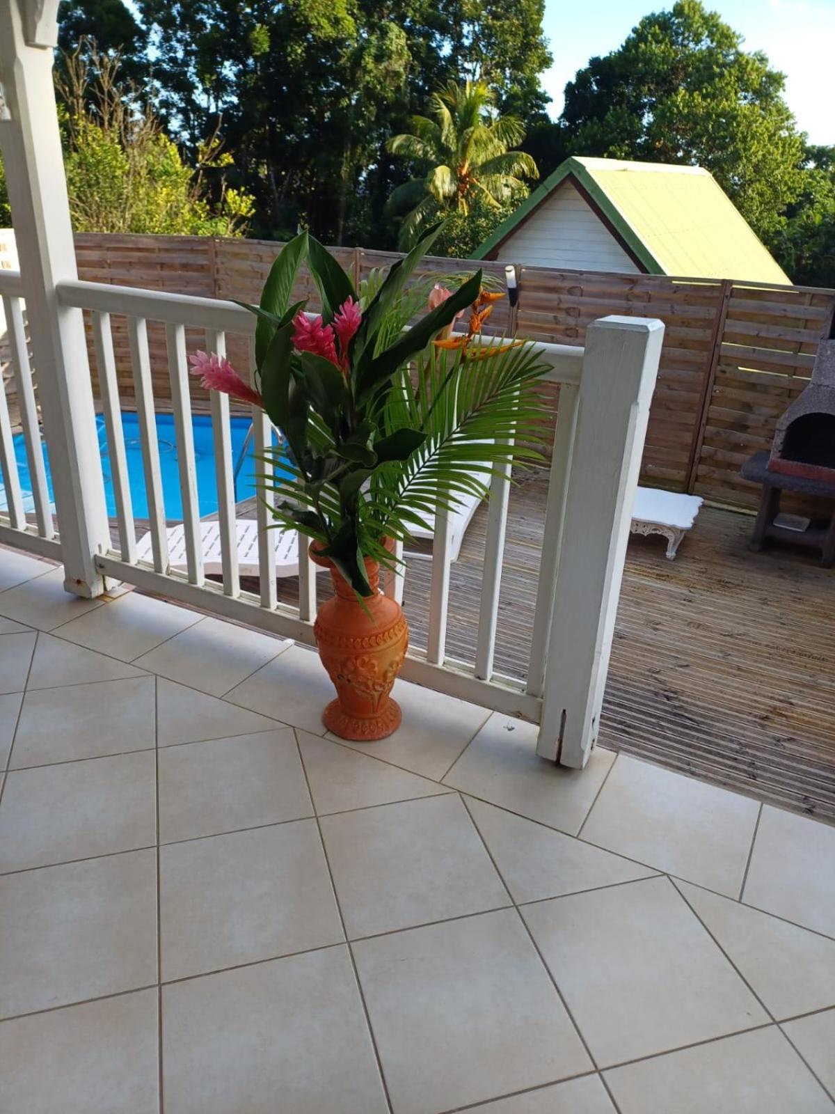 Bungalows Corail, F3 Avec Piscine A Sainte Luce Sainte-Luce Exterior foto