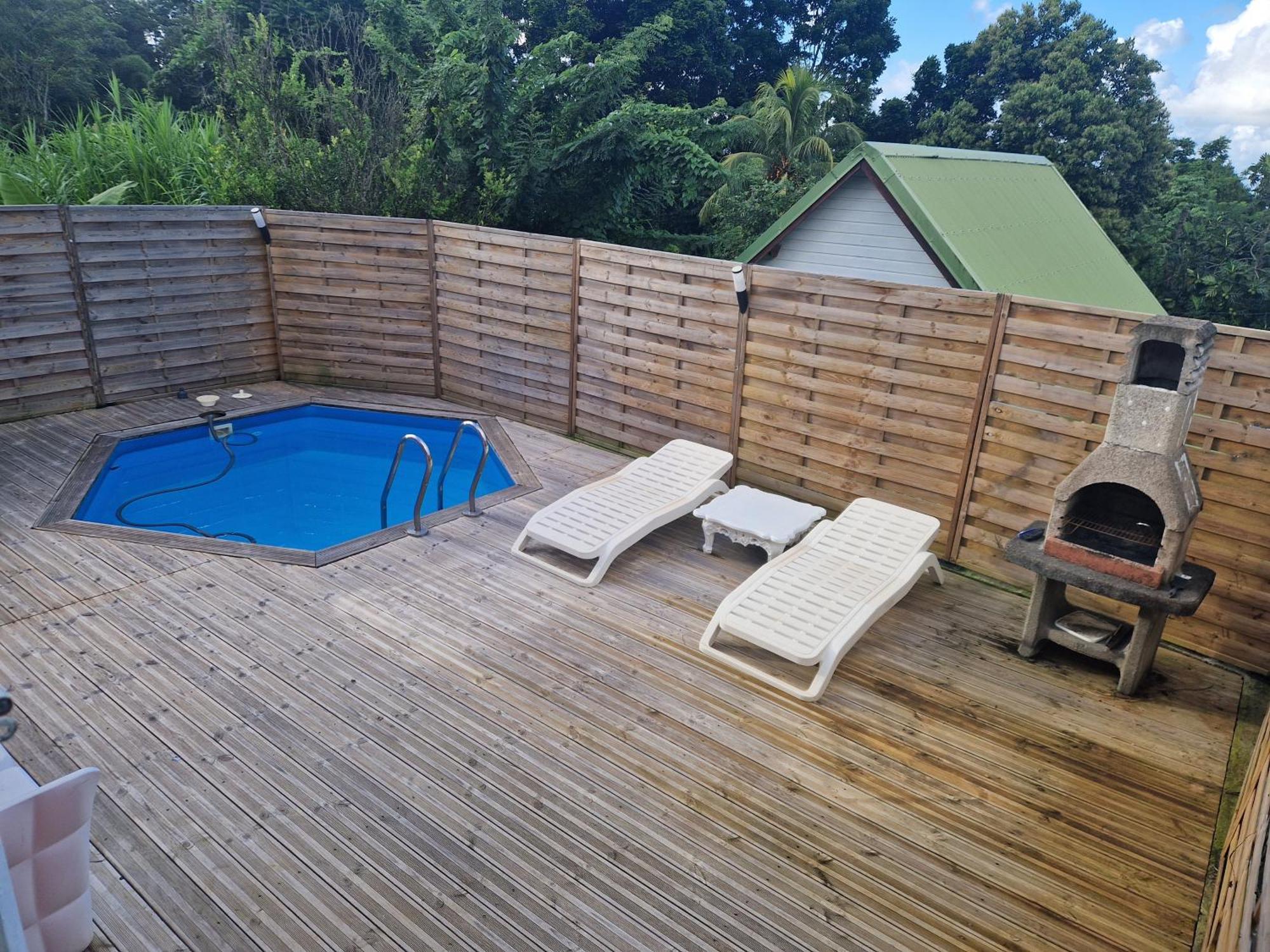 Bungalows Corail, F3 Avec Piscine A Sainte Luce Sainte-Luce Exterior foto